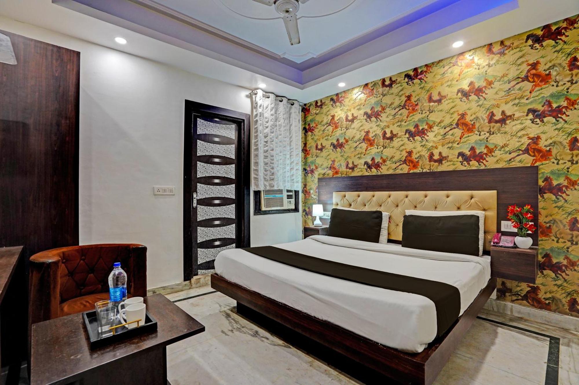 Hotel Collection O Noida Saffron Exterior foto