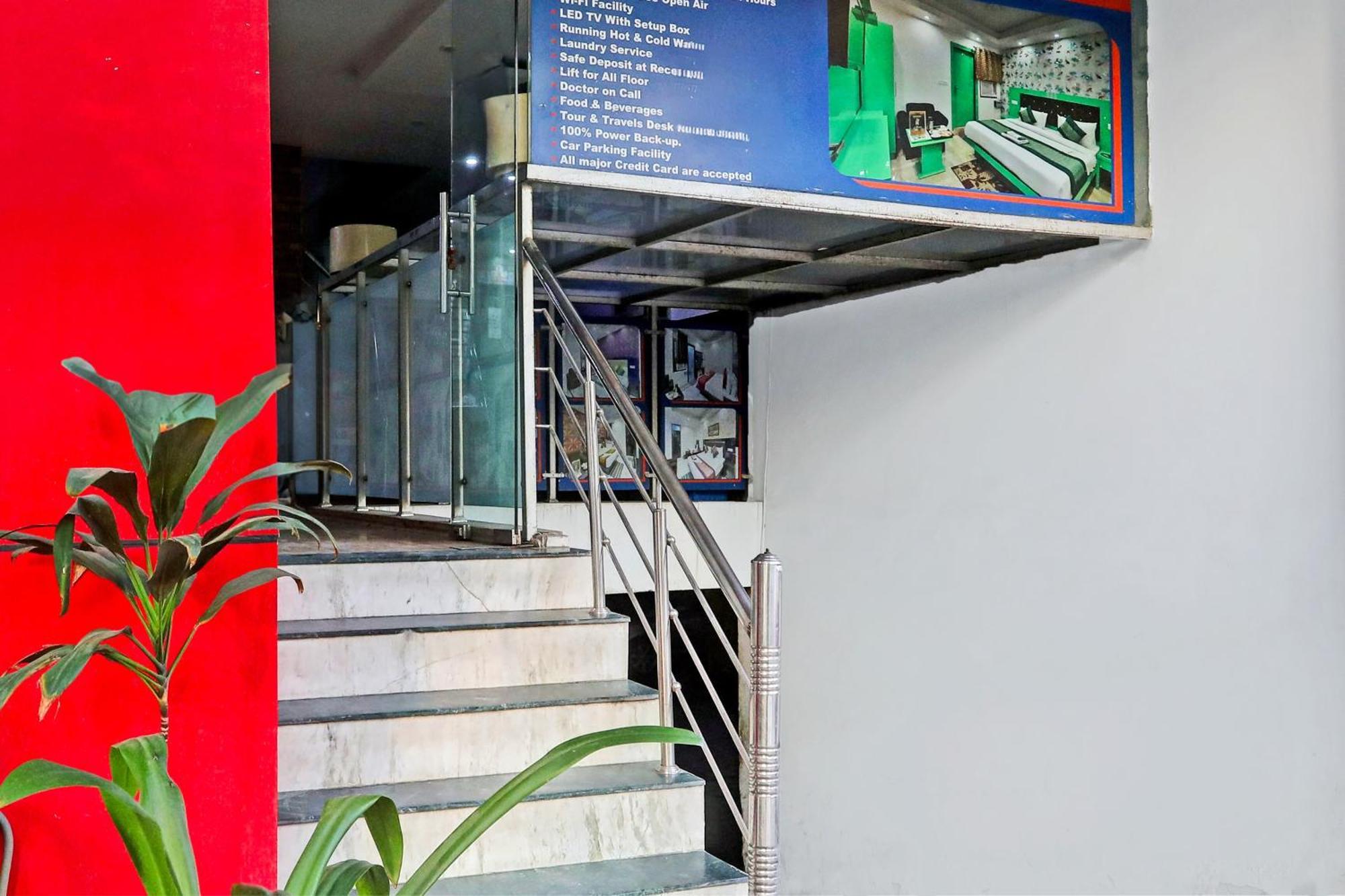 Hotel Collection O Noida Saffron Exterior foto